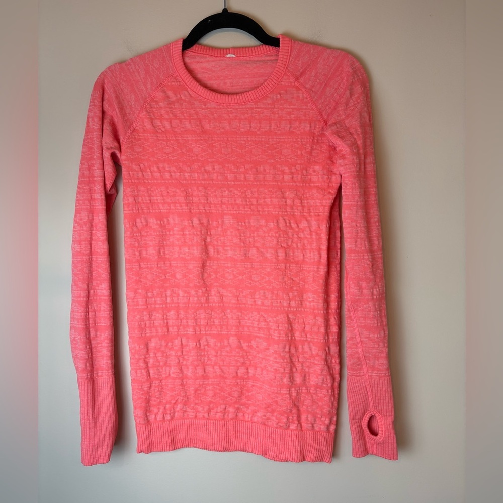 LULULEMON Swiftly Rest Less Pullover Thumbholes Size 4 Heathered Electric Coral